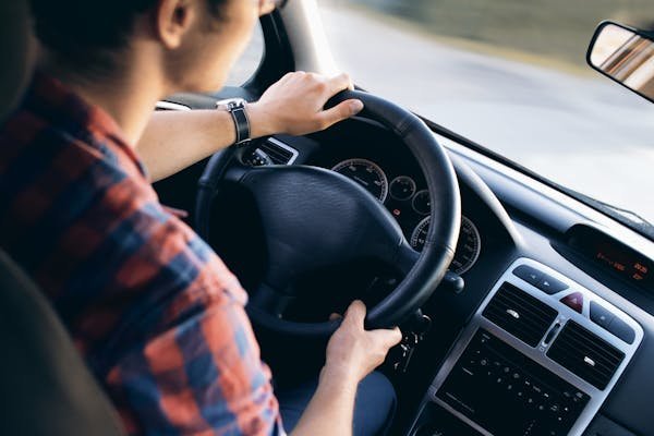 Location voiture tourisme : choisissez votre véhicule idéal facilement
